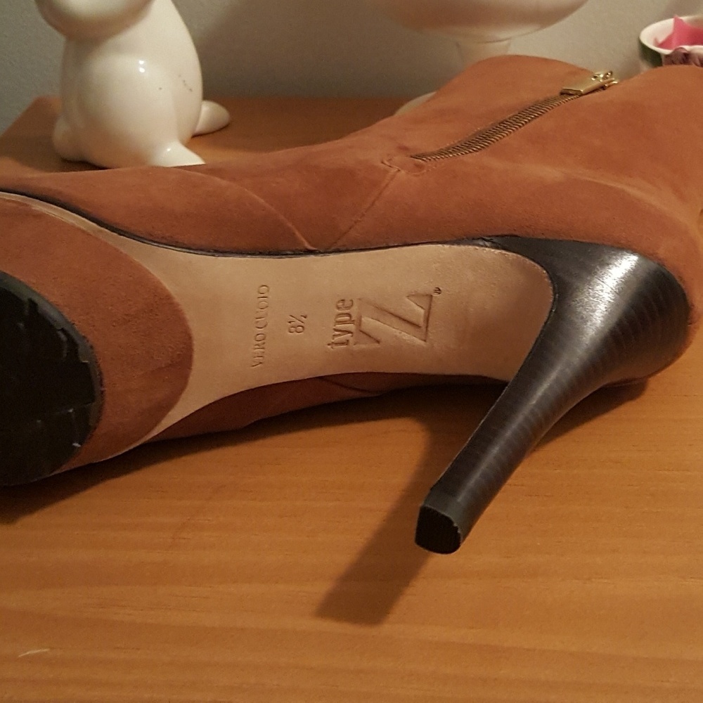 Boots - Picture 2 of 3